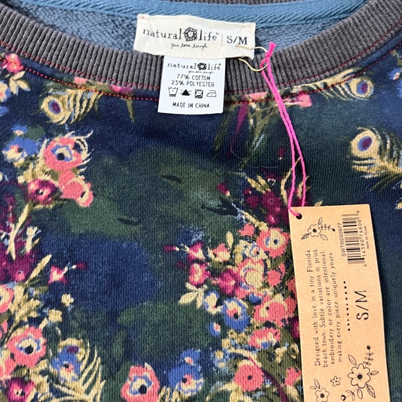NATURAL LIFE Tops - NWT NATURAL LIFE reversible oversized Navy Floral Pullover sweatshirt sweater SM